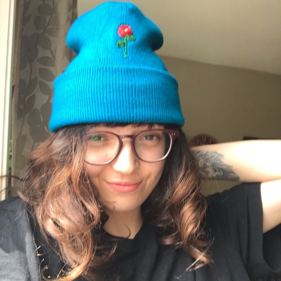 Hand embroidered red rose on blue beanie 🌊 - Picture 5 of 5